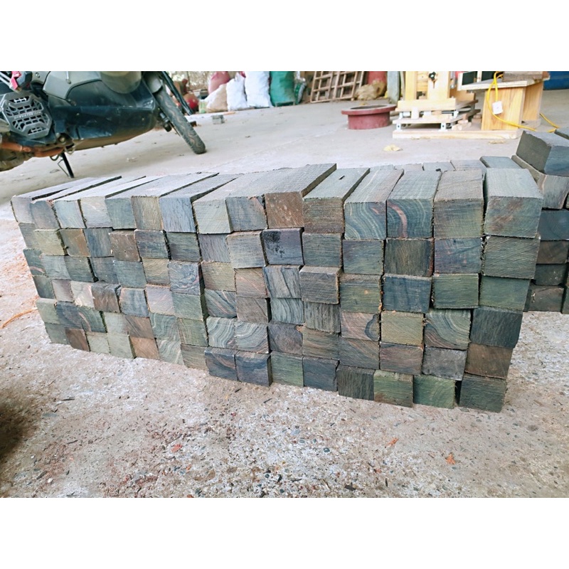 Phôi gỗ mun dùng làm cán dao  và