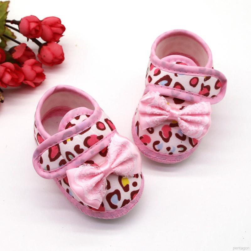 Giày đế mềm chống trượt họa tiết da báo thời trang cho bé gái đang tập đi