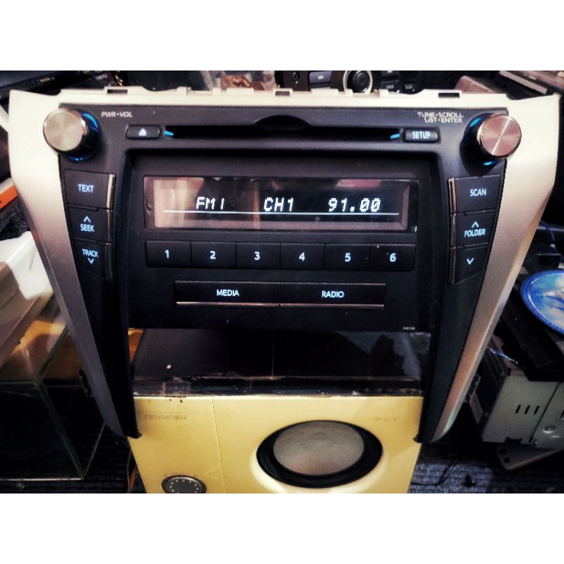 Đầu cd / aux/ Radio xe Camry . lắp chung cho camry 2014 15 16 17 18 19