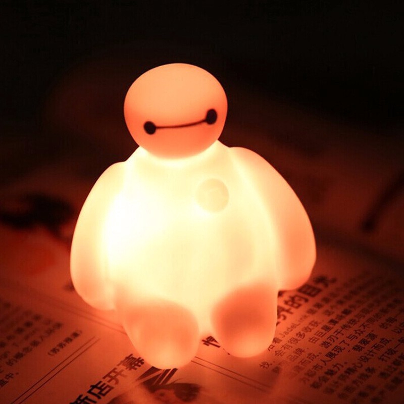 Đèn LED kiểu dáng Big Hero Baymax sáng tạo độc đáo