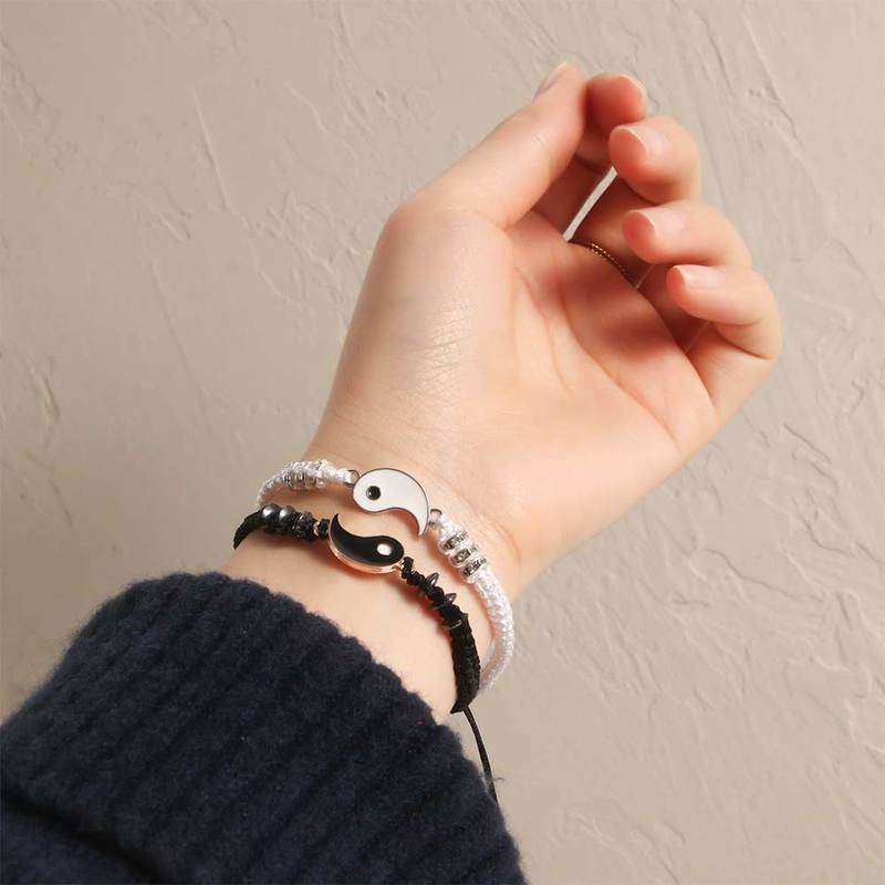 Vòng Tay Dây Bện Mặt Kim Loại Khắc Chữ Ý Nghĩa Cho Cặp Đôi