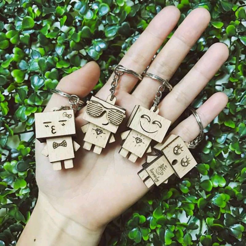 Móc khóa gỗ danbo khắc tên theo yêu cầu