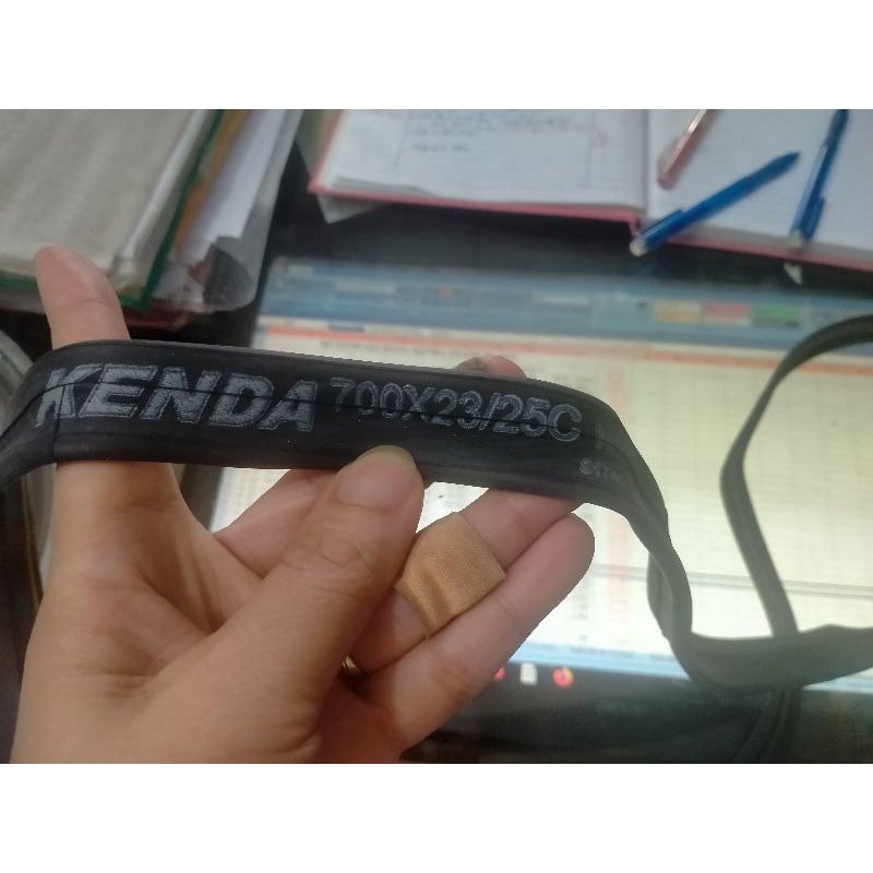 RUỘT  XE ĐẠP ĐUA KENDA 700X23/25C VAN FV 80L CÓ HỘP