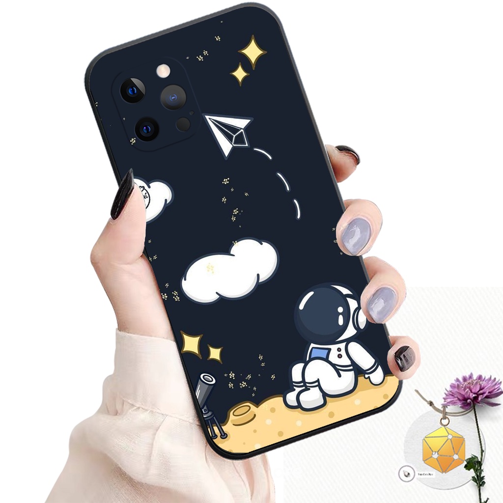 Ốp lưng Iphone 11/ 11 Pro/ 11 Promax/ 12/ 12 Pro/ 12 Promax in hình phi hành gia dễ thương