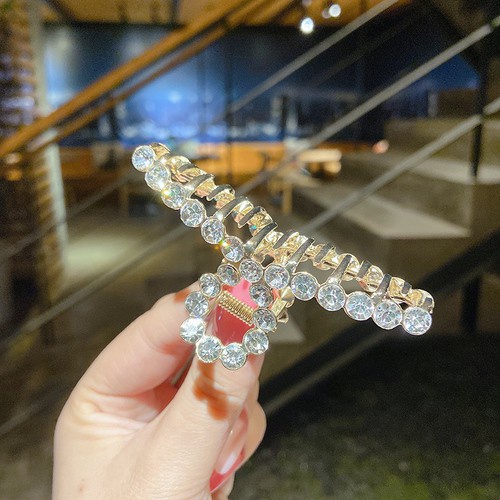 Kẹp Tóc Kim Loại Hình Bướm Xinh Xắn Cho Nữ