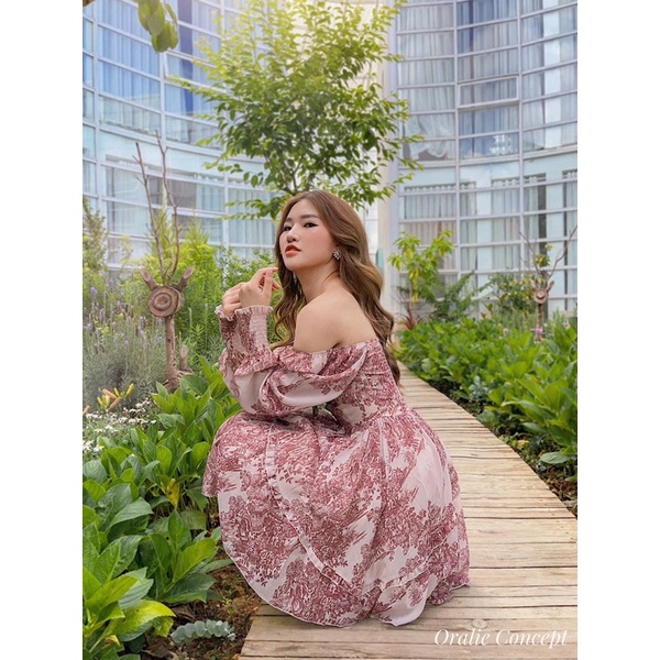 Thanh lý - Váy Oralie Concept S