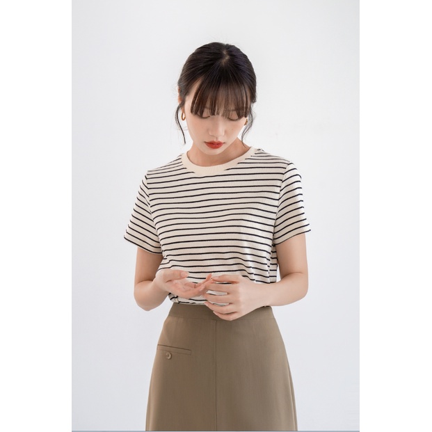 Thời trang nữ Hàn Quốc áo thun tay ngắn cổ thuyền và họa tiết rời đa năng sọc dễ thương trên cùng