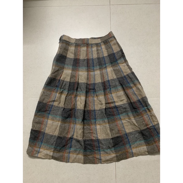 CHÂN VÁY DẠ XẾP LY