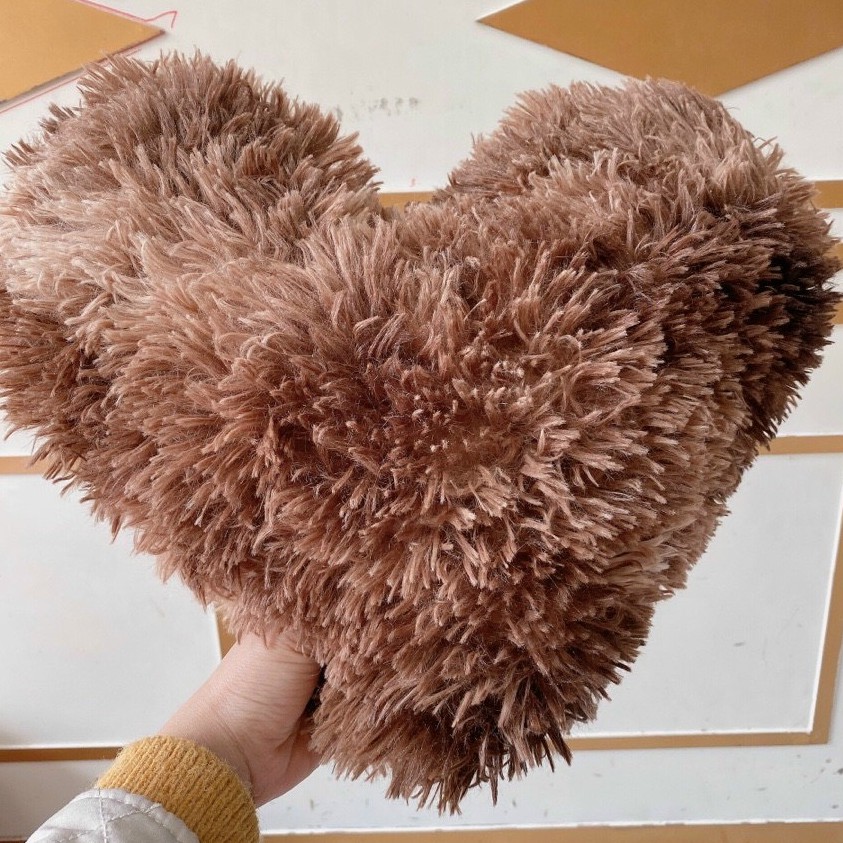 GỐI TRANG TRÍ HÌNH TRÁI TIM CHẤT LIỆU NỈ NHUNG LÔNG DÀI MẪU SIÊU CUTE