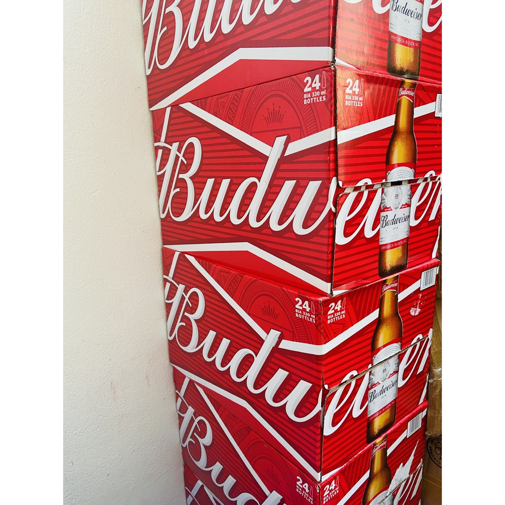 Bia BUDWEISER - King of Beer, Nồng độ cồn 5%, Thùng tiêu chuẩn 24 chai x 330ml (Chai 1 chiều)