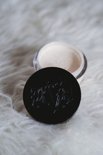 🌟 Phấn bột Kat Von D Lock It Setting Powder minisize