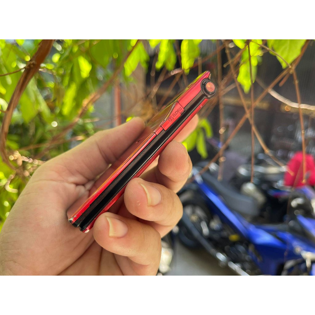 Điện thoại Panasonic P-04A màu đỏ