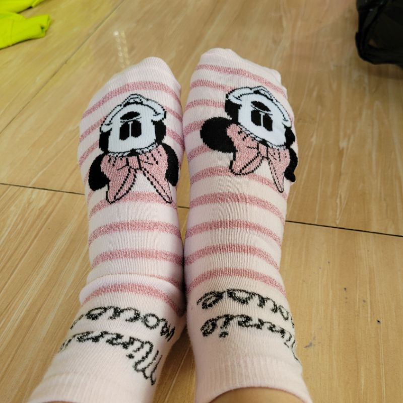 Set 3 đôi tất disney xuất xịn size cho các bé lớn ạ