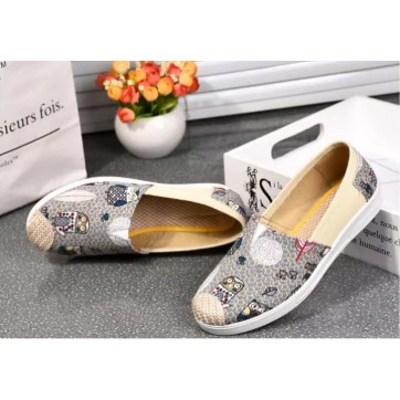 Giày lười Slip On đế mềm họa tiết chiếc lá (3 màu) | BigBuy360 - bigbuy360.vn