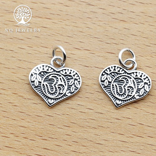 Mặt dây chuyền bạc hình trái tim họa tiết hoa văn- NQ Jewelry