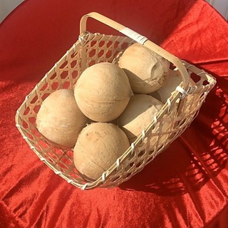 Dừa xiêm Bến Tre gọt trọc