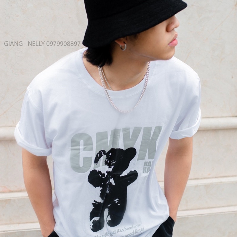 [có sẵn] Áo thun Nelly màu trắng hình gấu CMYK