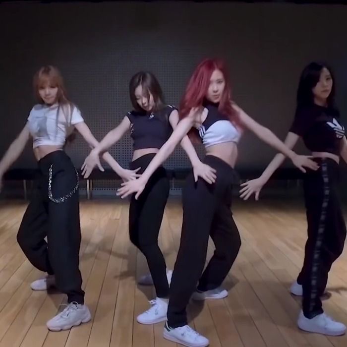 Blackpink Quần Yếm Tập Nhảy Nhạc jazz Lưng Cao Phối Dây Xích Cá Tính