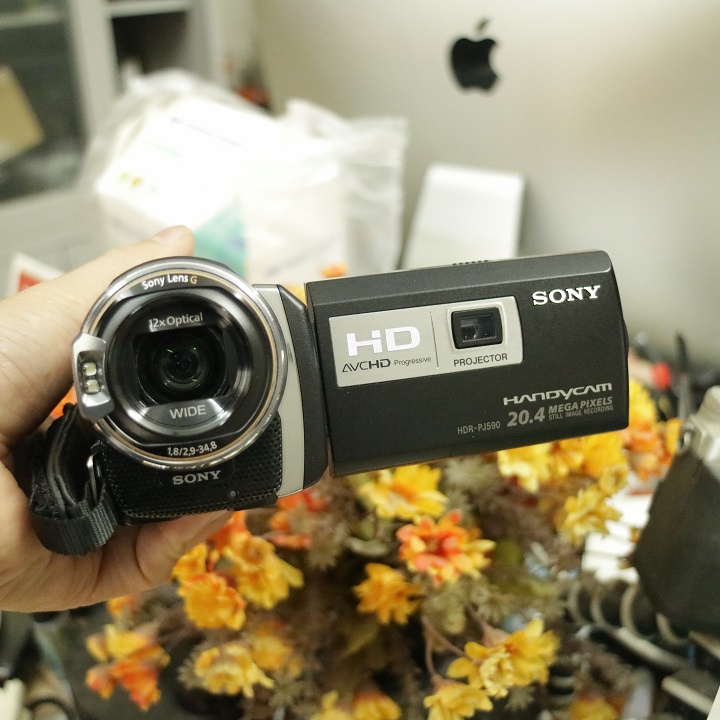 Máy quay phim cao cấp Sony PJ590V quay chụp nét