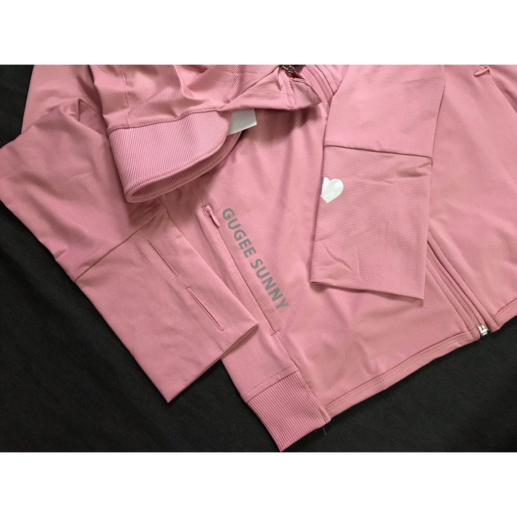 Áo chống nắng GuGee - Sự trải nghiệm mới cho quý khách với miếng tem test sự xuyên thấu của tia UV! | BigBuy360 - bigbuy360.vn