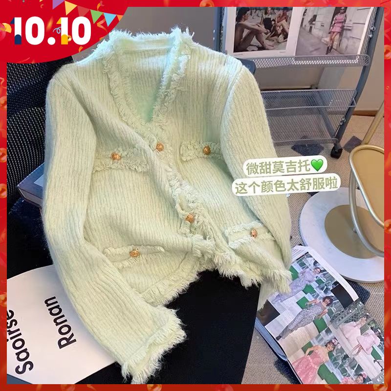 Green V-collar small fragrant style knitted cardigan girl's new gentle wind soft waxy sweet short coat in autumn 2022