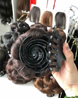 Búi hoa kẹp pha lê