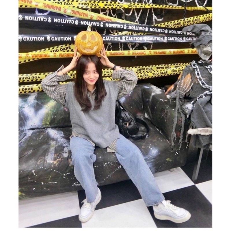 Quần jeans ống rộng xanh nhạt giống Jisoo, Jennie, Rosé BLACKPINK