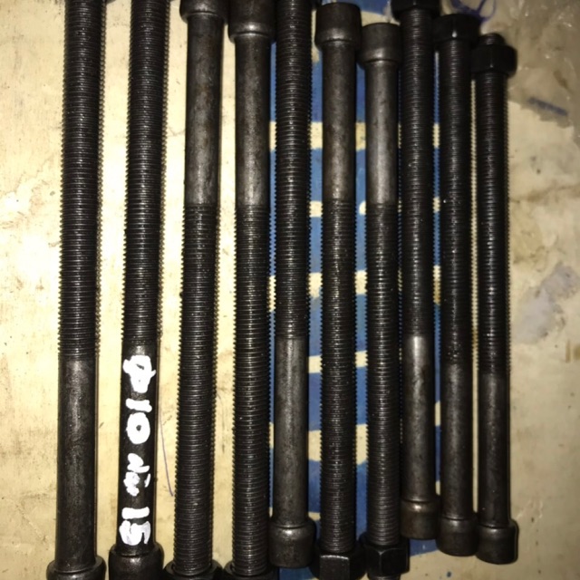 Sản phẩm gia đình làm: BLXT phi 10 dài 15cm đen rin.