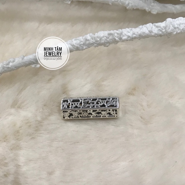 Charm ống lục giác dài khắc chữ bạc S925