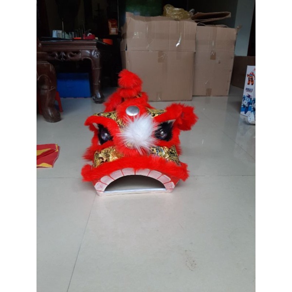 Đầu lân sư tử có pin hàng đẹp có đuôi kim sa cho trẻ em