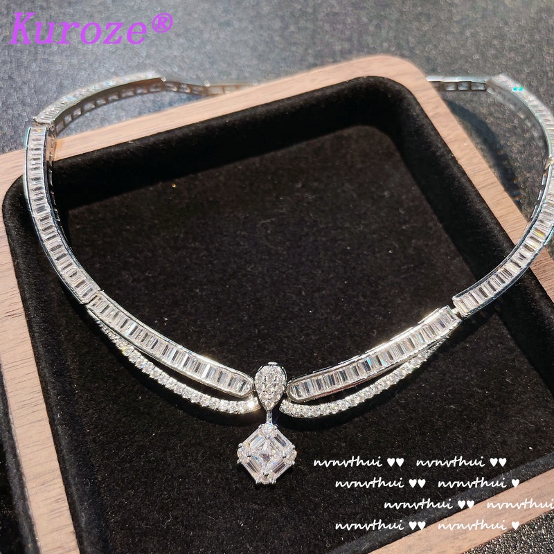 Vòng cổ Mặt Vuông Đính Đá Kim Cương Nhân Tạo Sang Trọng