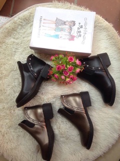 BOOT DA NẠM ĐINH