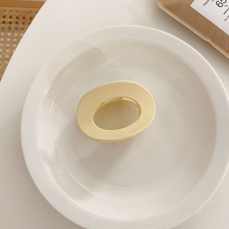 (0493) Cặp Tóc Hàn Quốc Nhựa Lì Nhỡ Màu Trắng Kem