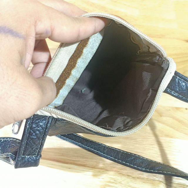 Túi đeo chéo để điện thoại da thật secondhand  240621