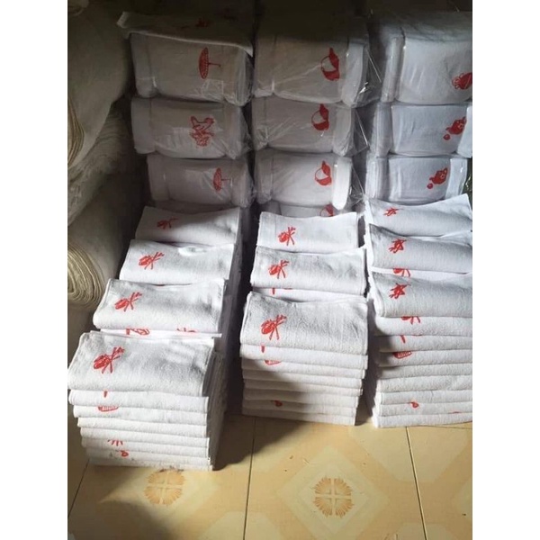 khăn mặt trắng in hình