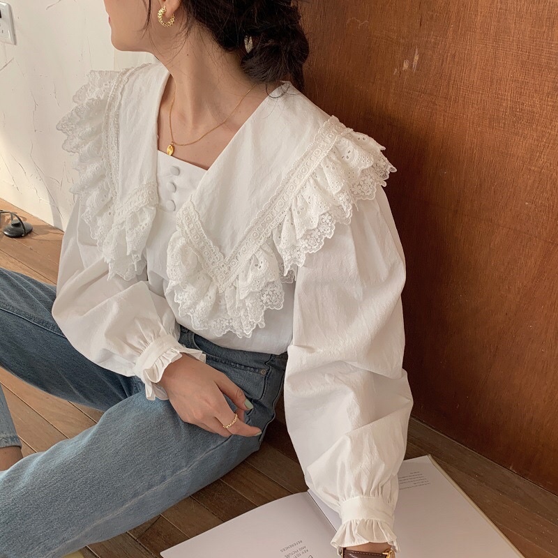 - Áo tiểu thư cúc bọc cổ bèo phối ren tay dài màu trắng và be siêu vintage