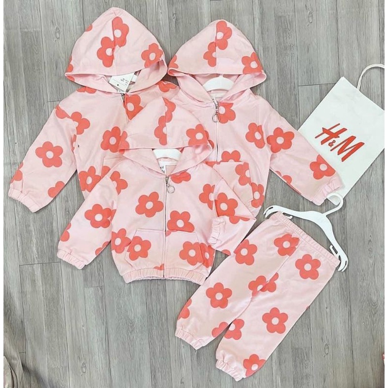 BỘ NỈ HOA MÀU HỒNG CÓ MŨ CHO BÉ