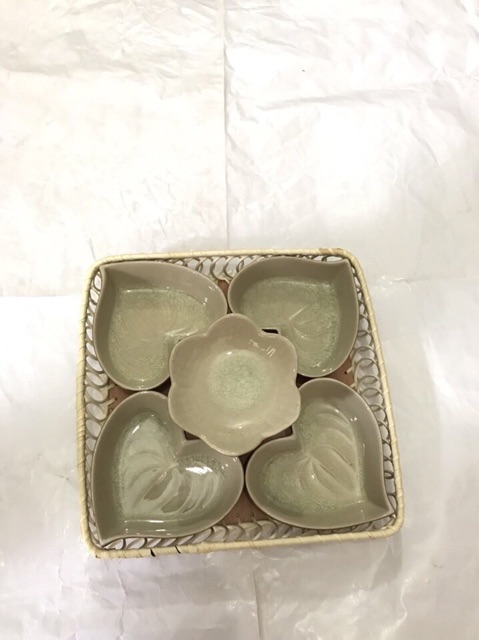 Khay lẩu kem dáng vuông kèm giỏ mây