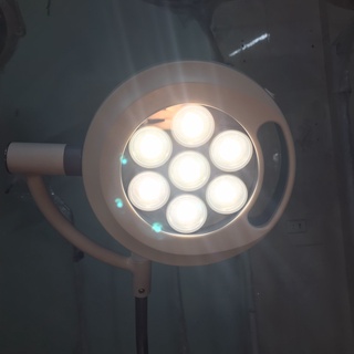 Đèn phẫu thuật đèn mổ 7 bóng LED (KL01L.IILED 7bulbs)