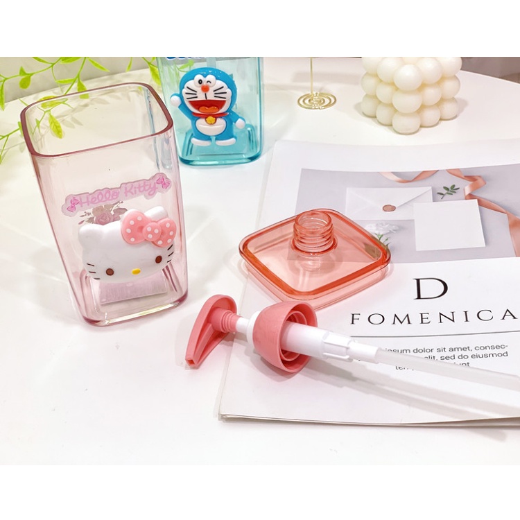 Bình Đựng Dầu Gội / Sữa Tắm Dạng Nhấn Trong Suốt Hình Hello Kitty 420ml
