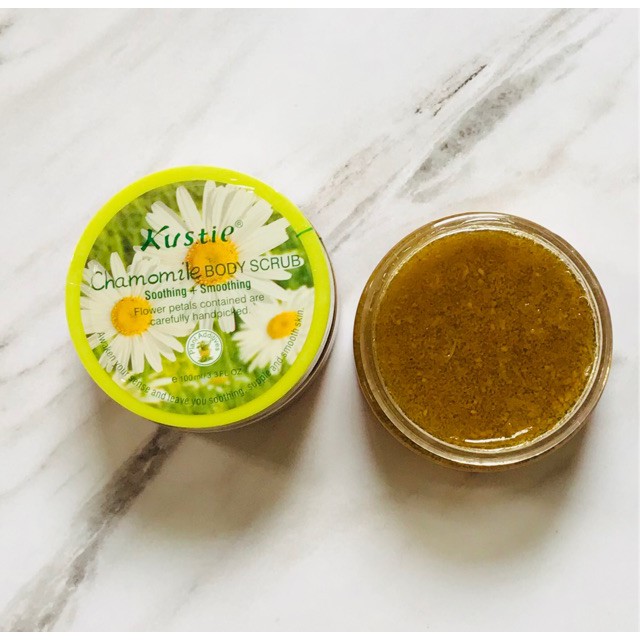 Tẩy tế bào chết body Kustie có cánh hoa thật 100g | BigBuy360 - bigbuy360.vn