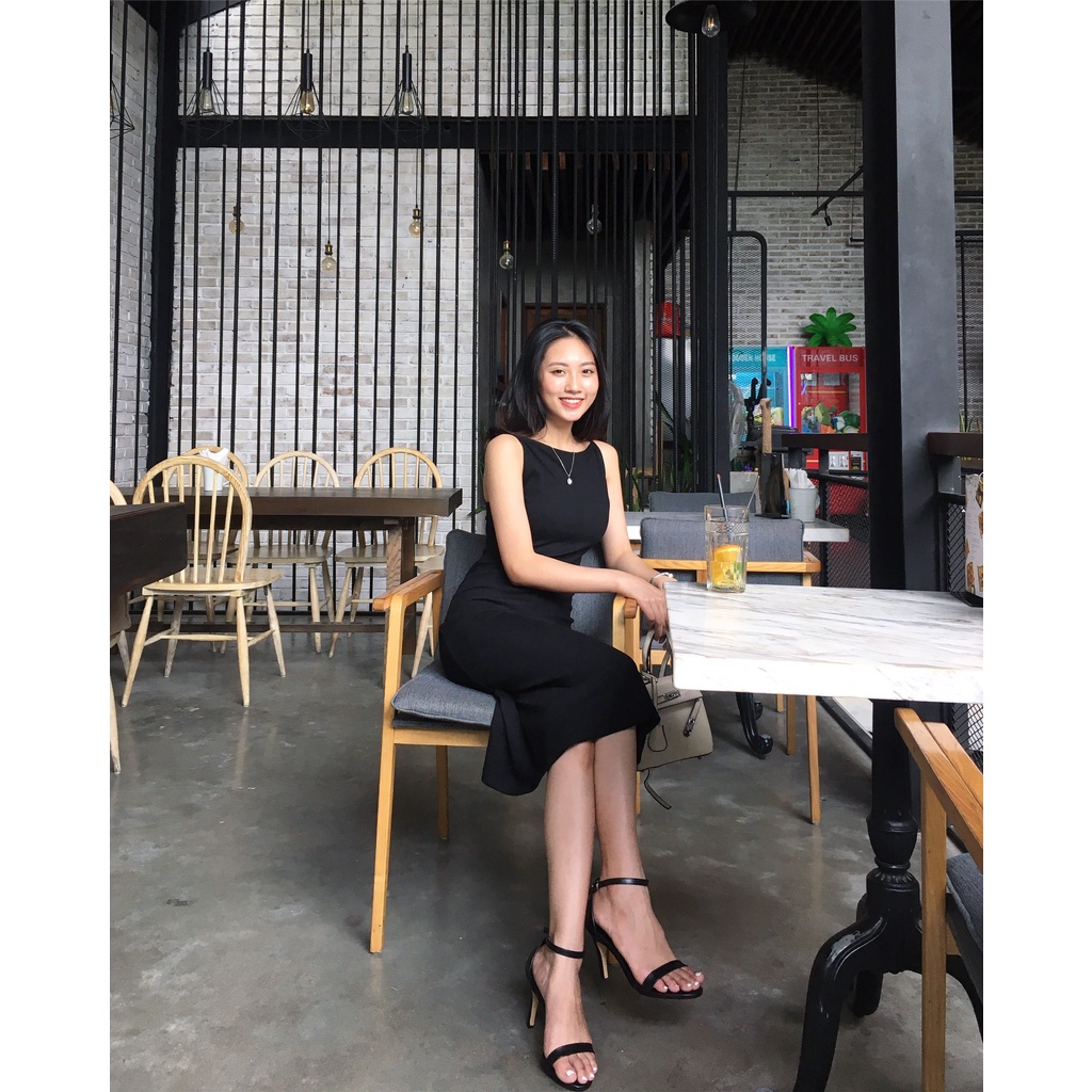 Váy liền dáng ôm cổ ngang chất len tăm Nora Harriet