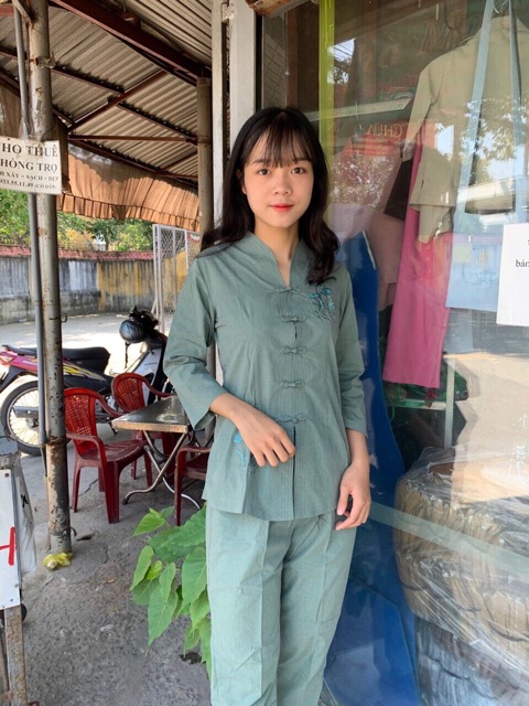 Em mới về 1 lô hàng SLL Đồ phật tử chất vải kate  3 size : M- L - XL Giá: 💰 250k 💰 Hàng bao đẹp ạ