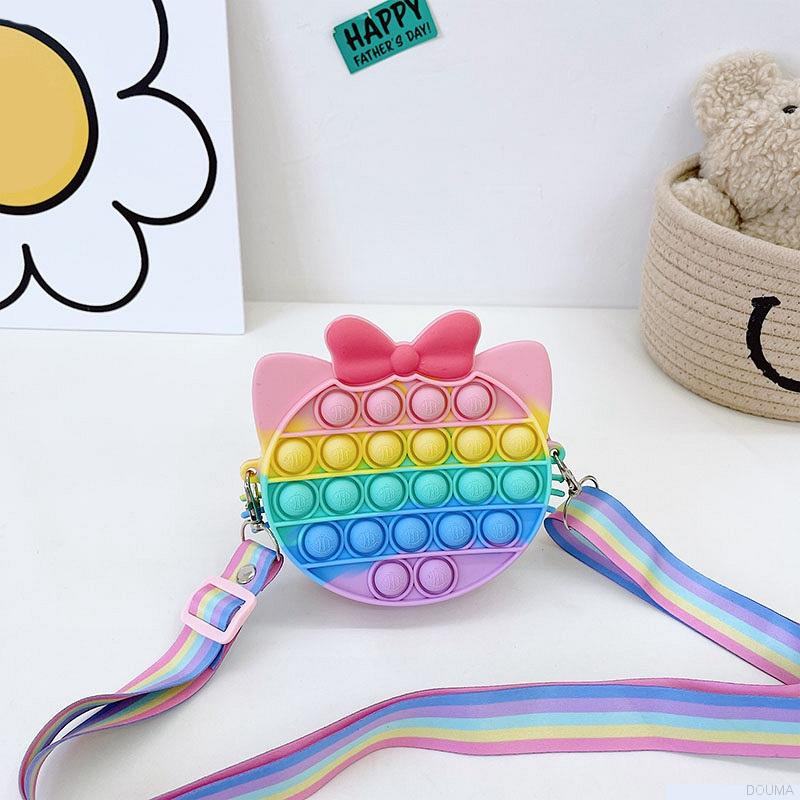 Túi đeo chéo vai bằng silicon họa tiết hoạt hình dễ thương xinh xắn thời trang cho bé