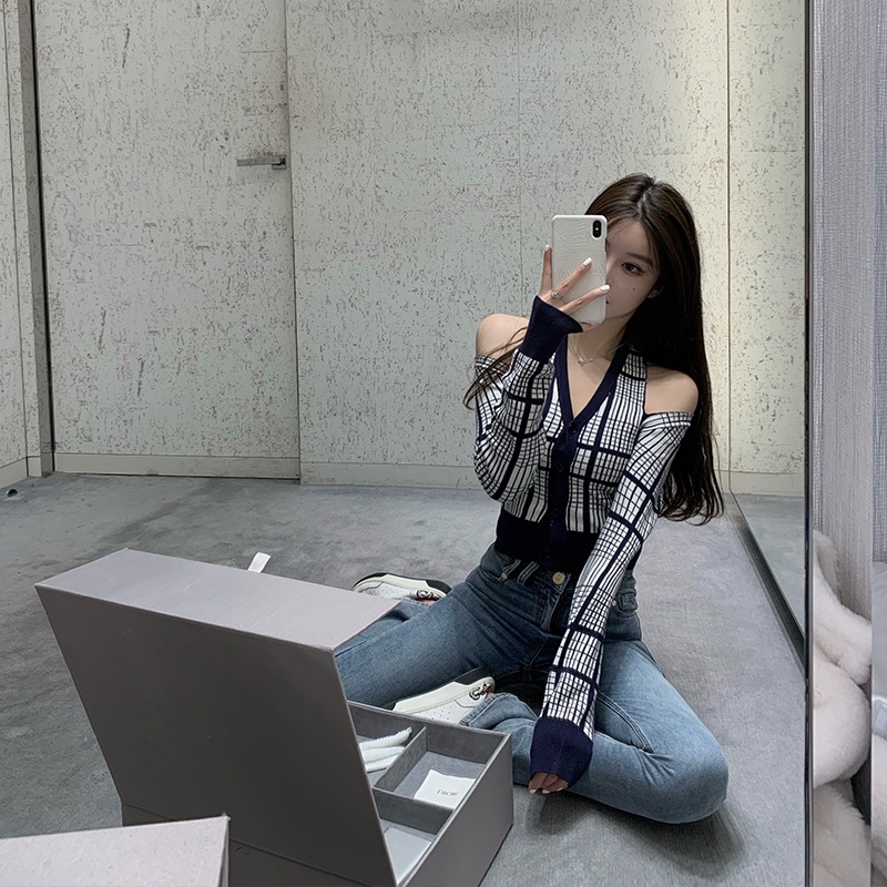 Áo Dệt Kim Trễ Vai Họa Tiết Ca Rô Phong Cách Hàn Quốc Dành Cho Nữ