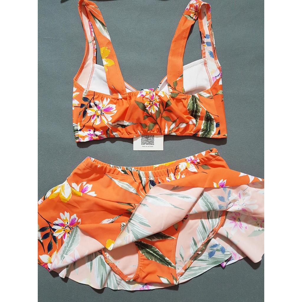 Set áo bơi bikini và váy hoa lá mùa hè nổi bật cho bé gái