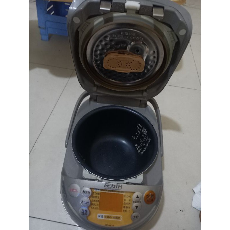 NỒI CƠM ZUJIRUSHI 1L ÁP SUẤT 2013