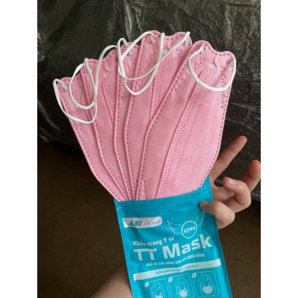 Thùng Khẩu Trang 4D MASK KF94 Công Nghệ Dập Hàn Quốc ( 300 Chiếc ) - Hàng Chính Hãng Công Ty TNHH Trịnh Trung ( T&amp;T)