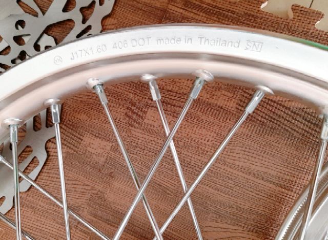 Bánh căm RAIDER SATRIA niềng nhôm BANZAI trước 1.4 sau 1.6căm đùm mạ crom kèm 2 đĩa trước và sau như hình