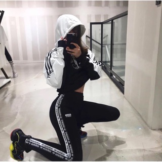 Quần Legging Sọc Chữ Thể Thao Sang Chảnh